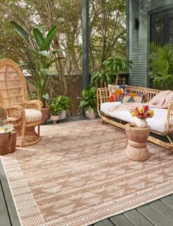 Ari Natural/Ivory Rug By Justina Blakeney® X Loloi -Jungalow ARIXARI 01NAIV 5Broomscene 5D 2 624x cc82216c 475d 4c27 8e2a 85bfbe8e4ff4