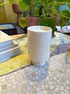 Jungalow Kaya Ceramic Candle - Speckled Cream/Coconut Musk -Jungalow IMG 4011