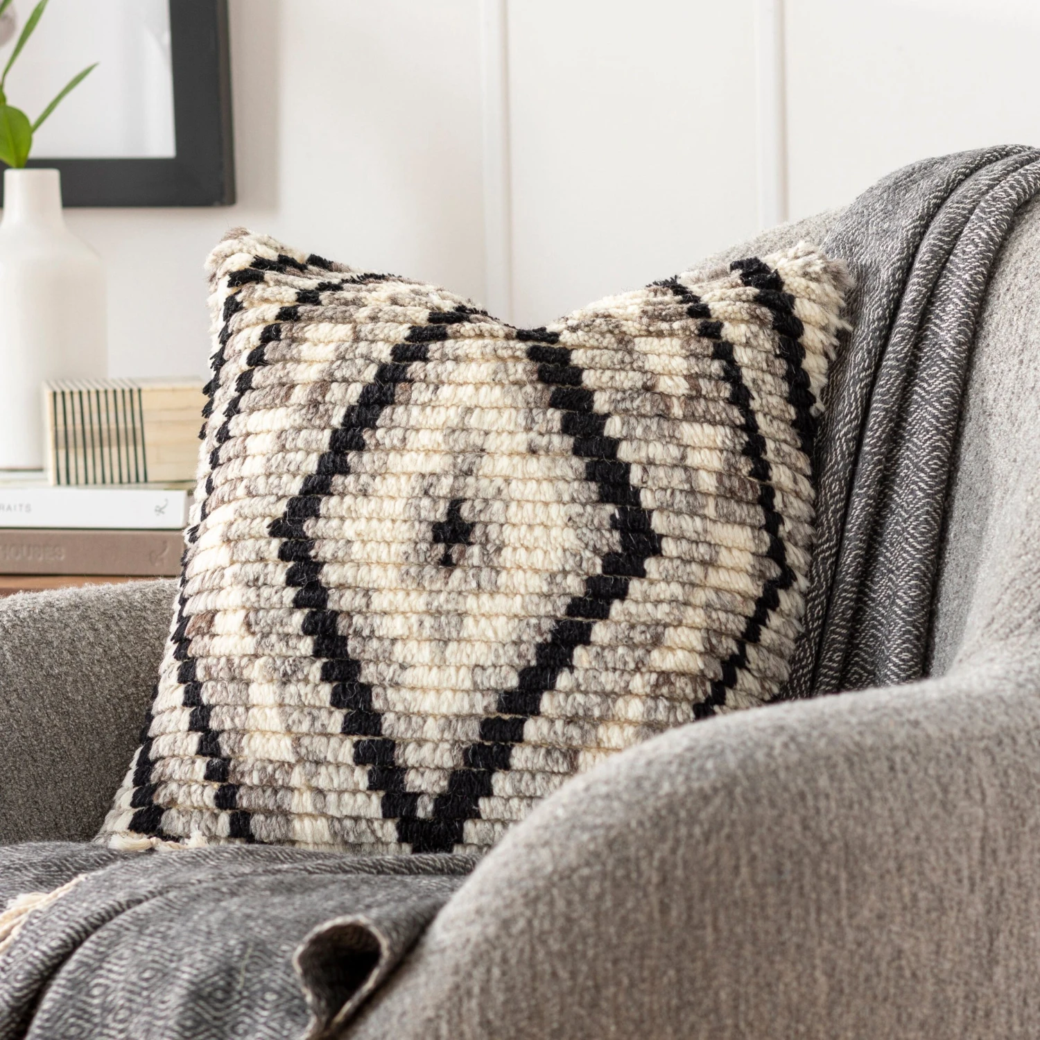 Zohra Shag Pillow 4 Zohra Shag Pillow - Image 2